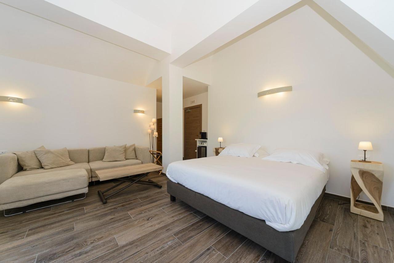 Relais Chalons D'Orange Hotel เปสกัสเซโรลี ภายนอก รูปภาพ