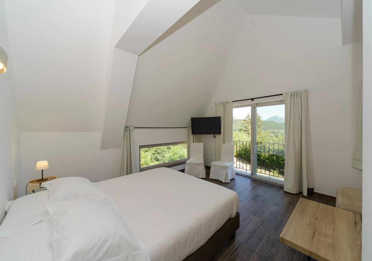 Relais Chalons D'Orange Hotel เปสกัสเซโรลี ภายนอก รูปภาพ