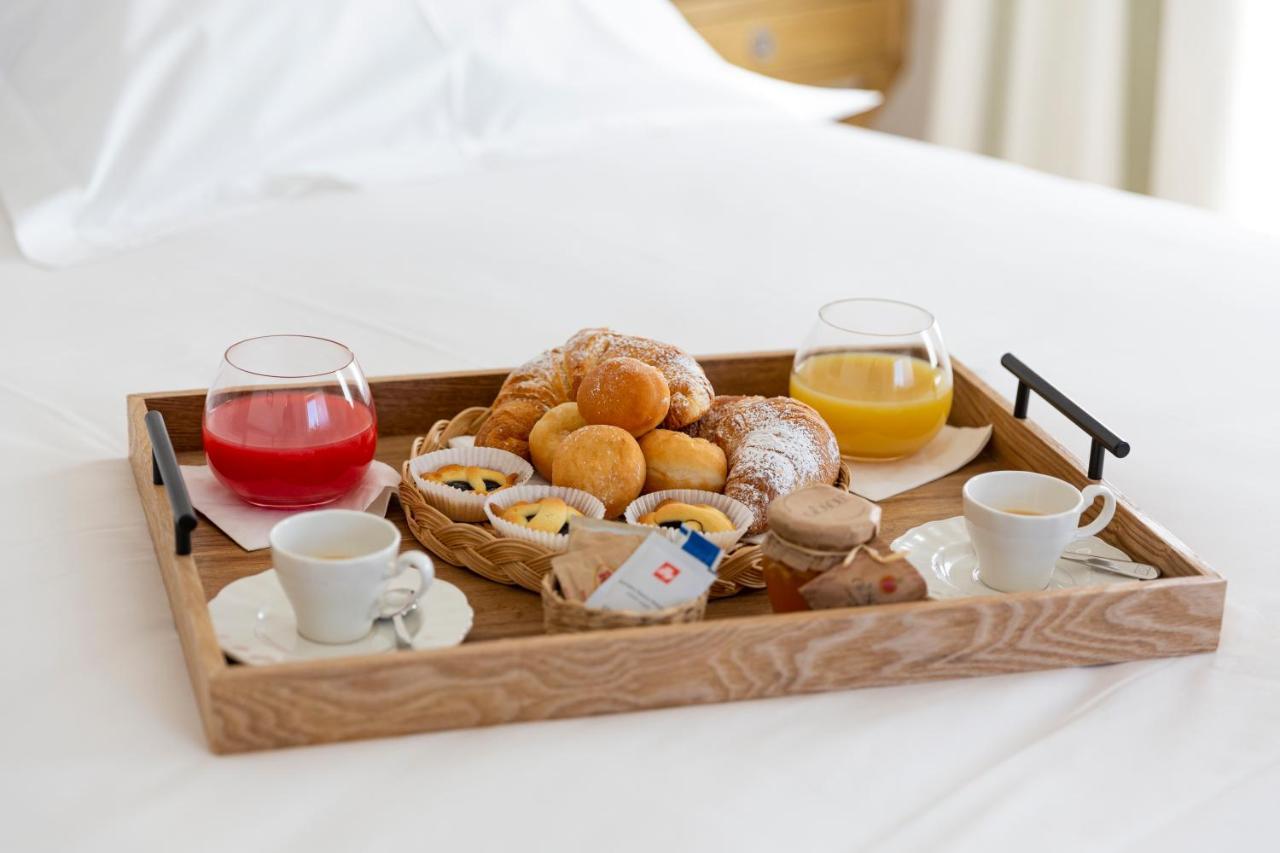 Relais Chalons D'Orange Hotel เปสกัสเซโรลี ภายนอก รูปภาพ