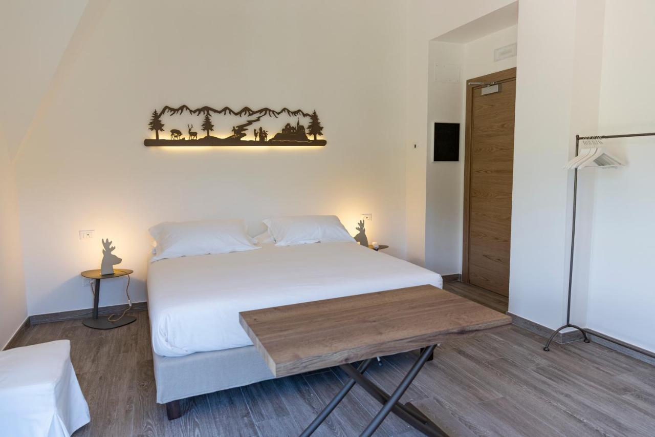 Relais Chalons D'Orange Hotel เปสกัสเซโรลี ภายนอก รูปภาพ