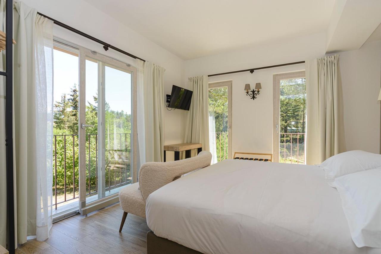 Relais Chalons D'Orange Hotel เปสกัสเซโรลี ภายนอก รูปภาพ